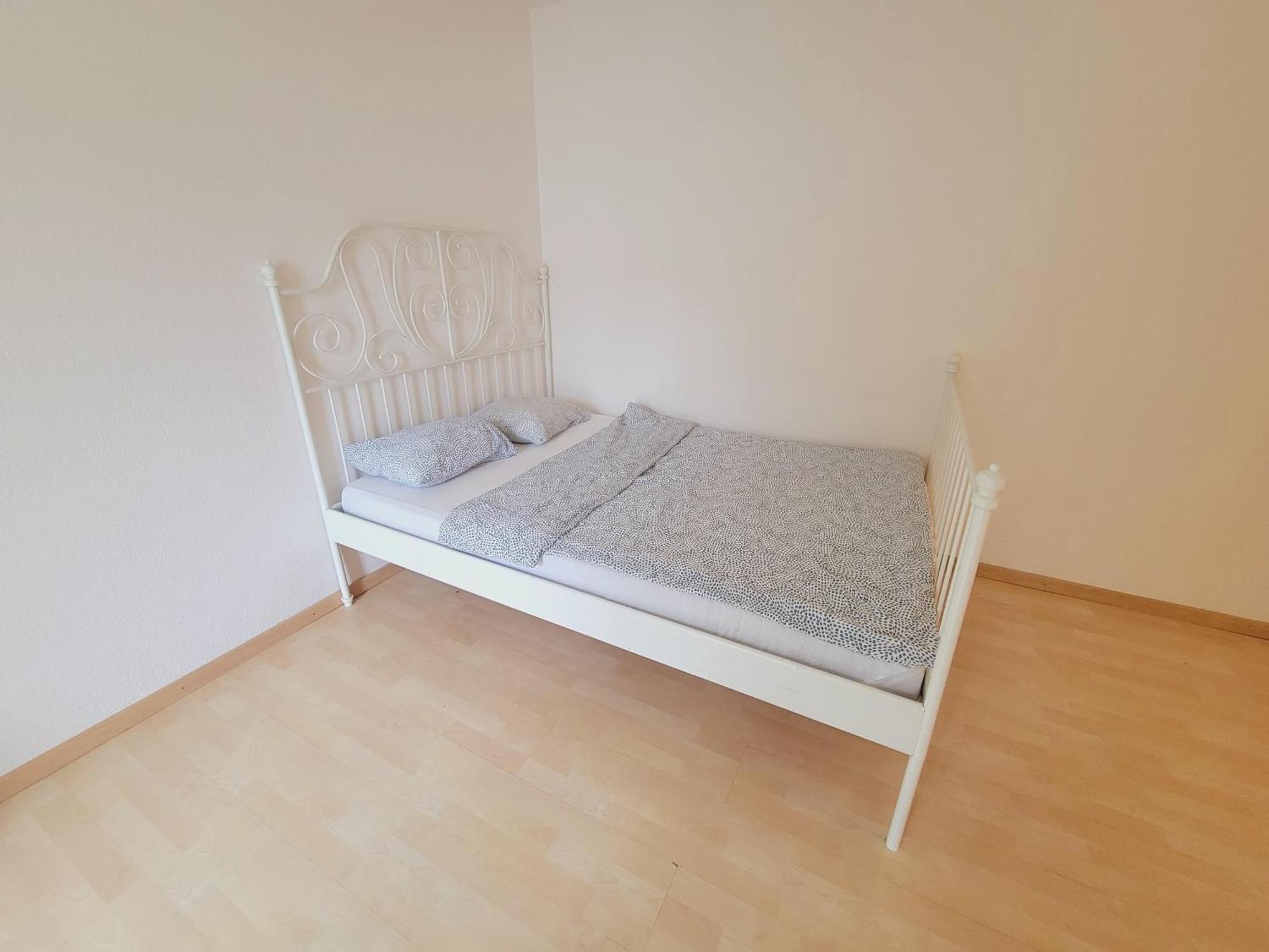 Apartment 5-Bed Huge Flat In Zurich City - Schurgi - Self Checkin