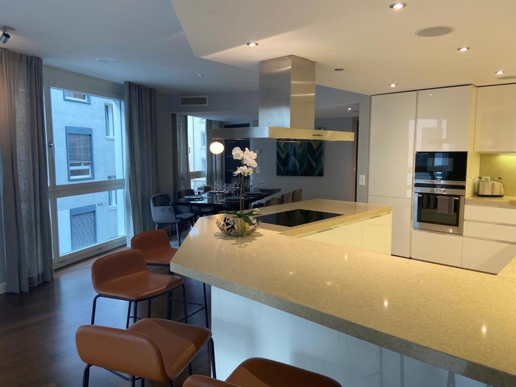 250sqm High End With Ac & Parking Apartment