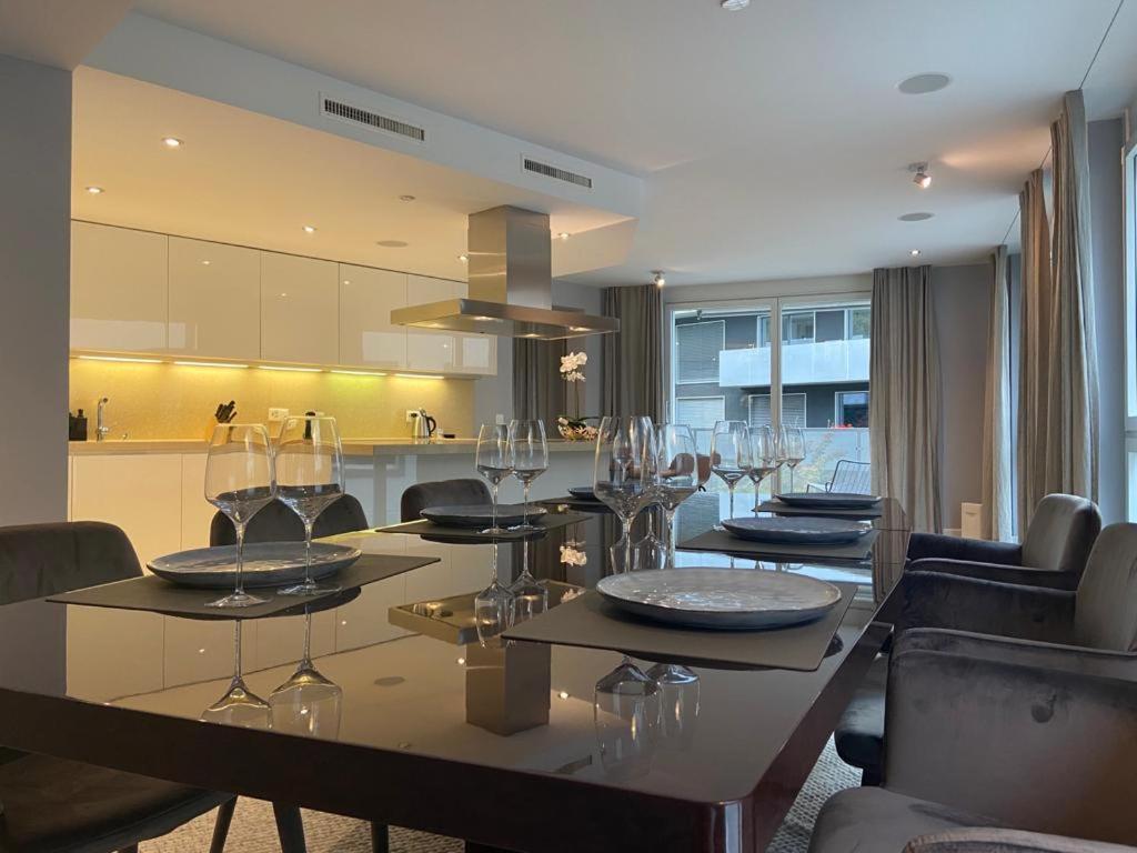 250sqm High End With Ac & Parking *