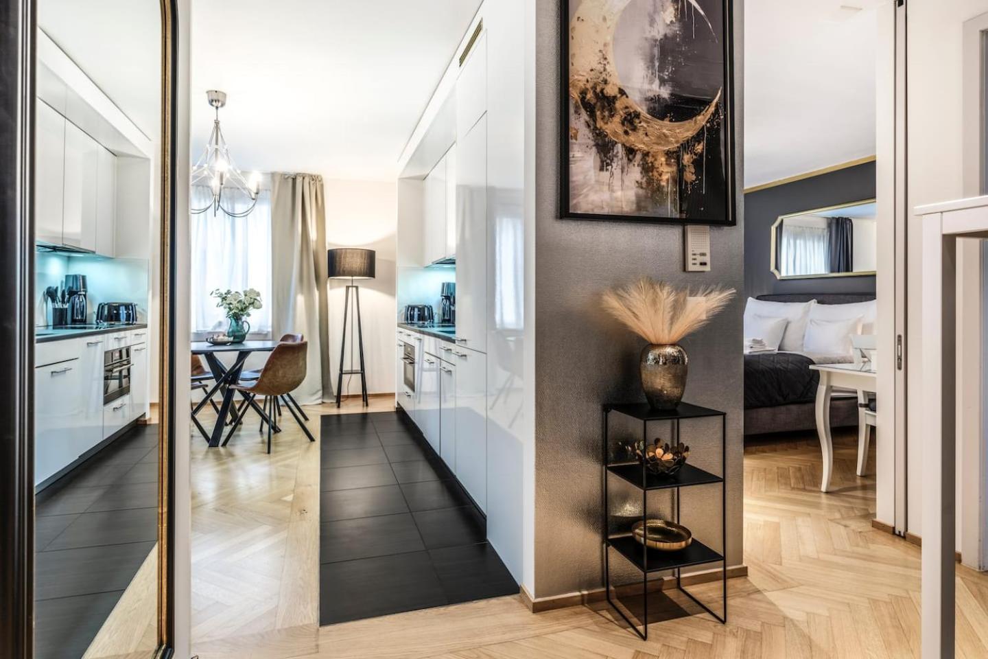 Boutiqueluxury Balcony Ac Downtown Apartment