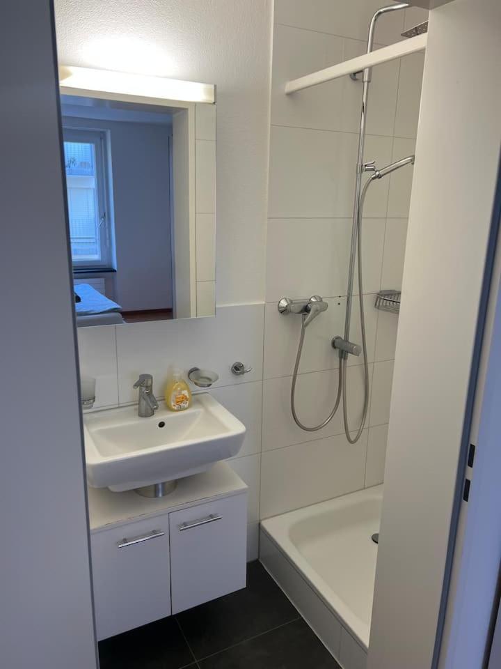 Beautiful 2 With Balcony In Center Downtown Hilda - Self Checkin Zurich