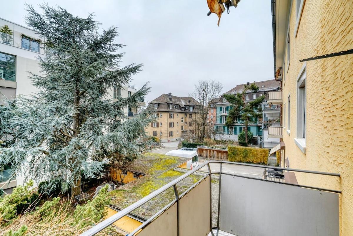 Blossom * Zurich
