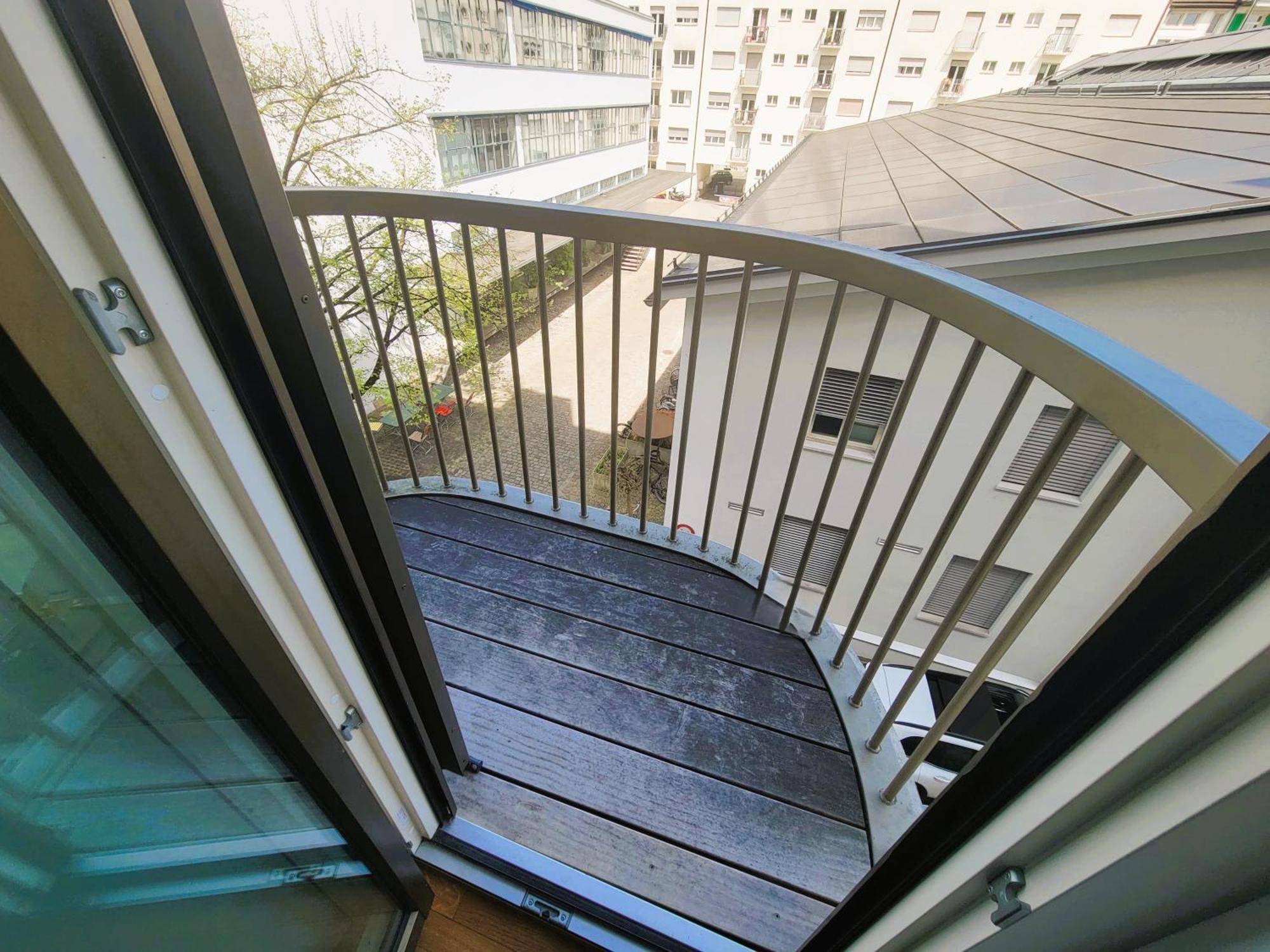 Modern With Balcony In Center A Hoh - Self Checkin Apartment *