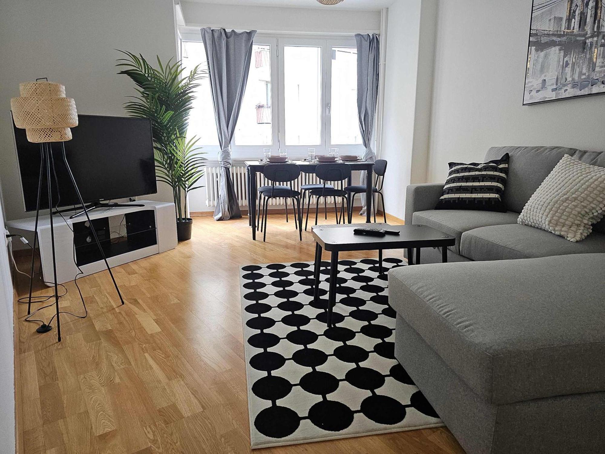 Holiday home Downtown Dream 3 5br With Balcony And Style Ba21