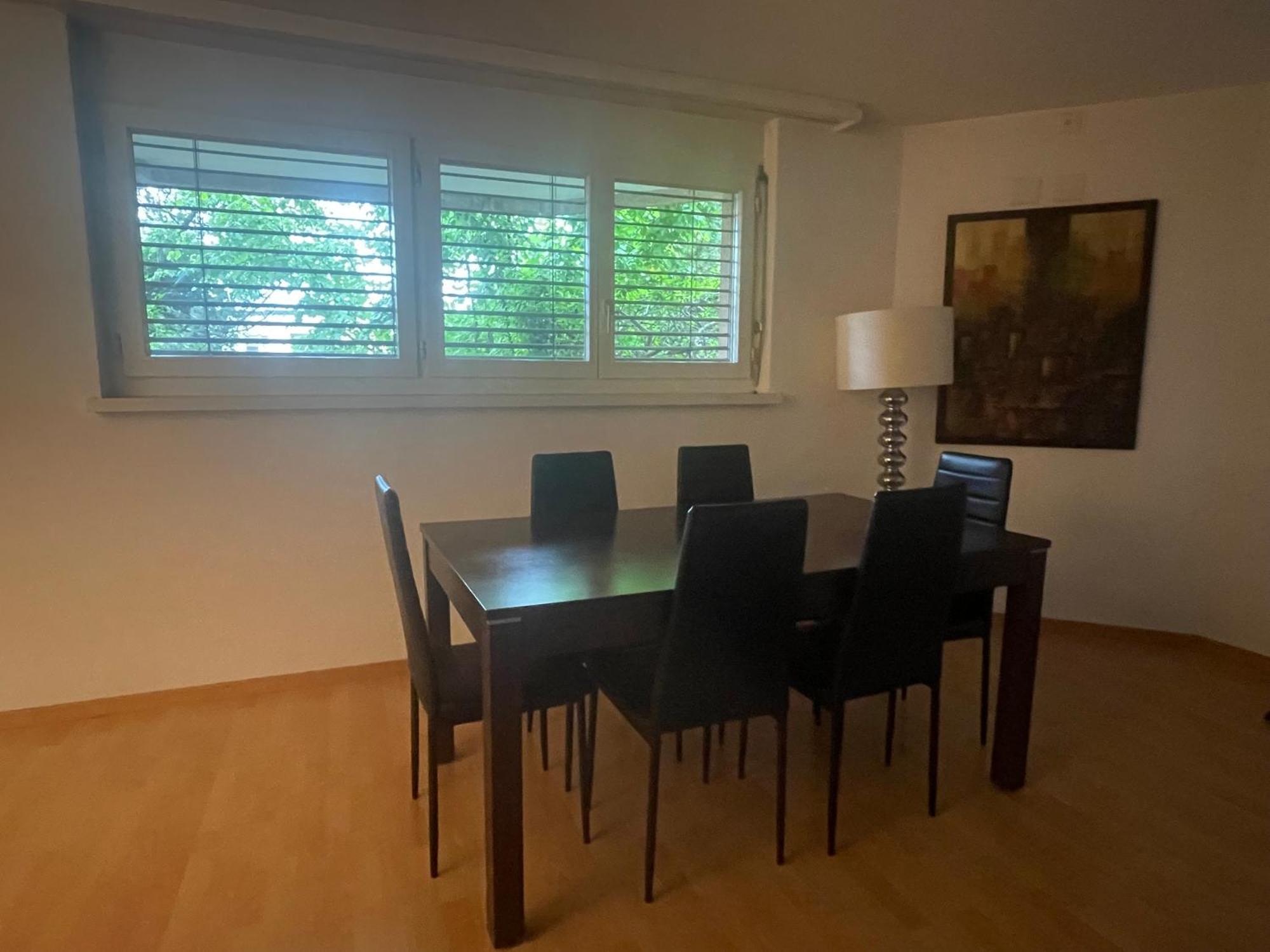 Apartment Centrally Located, Spacious Modern *