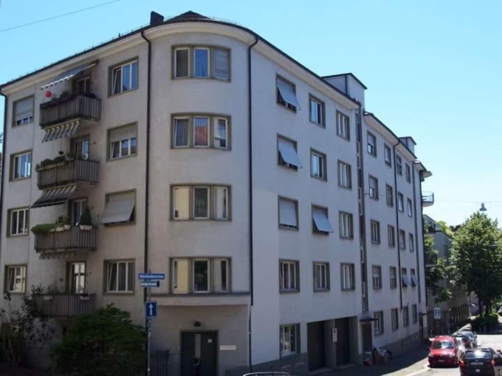 City Lakeside Guest house