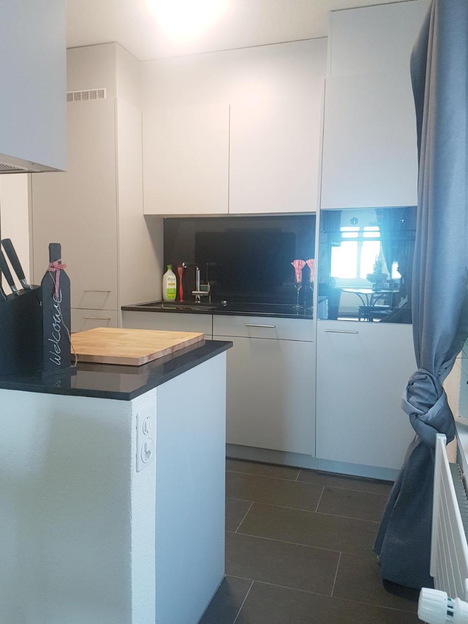 - Your Away From - With Washer, Dryer And Lots Of Space Apartment