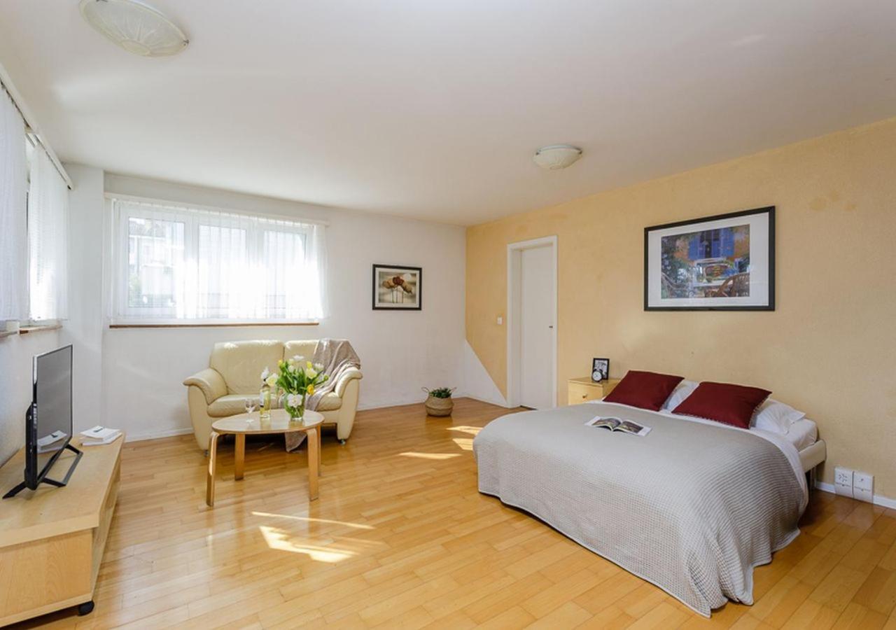 Apartment Swiss Star District 10 *