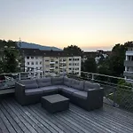 Cozy Apartment With Rooftop