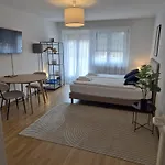 City Studio - Crown 32