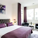 Iq130 Apartment Hotel