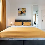 Iq130 Apartment Hotel