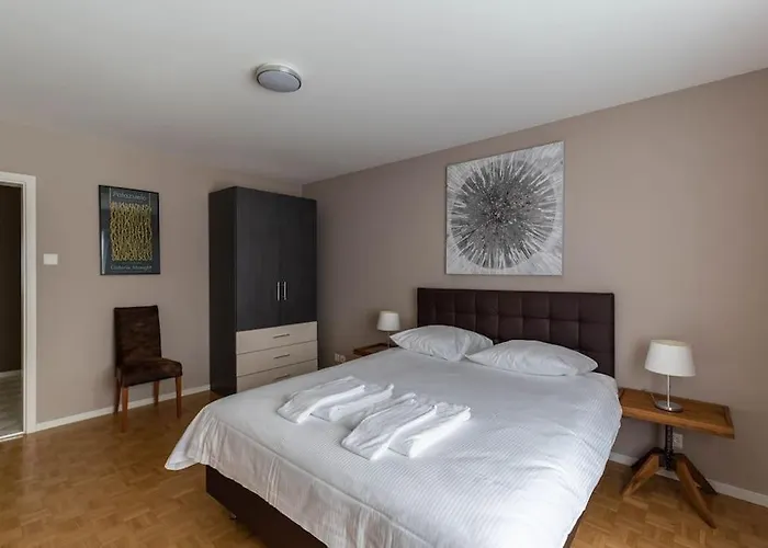 Fantastic 1 Bedroom Flat, City Center, Near Lake - Sf15