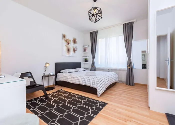Kaya Zurich Apartment Gold