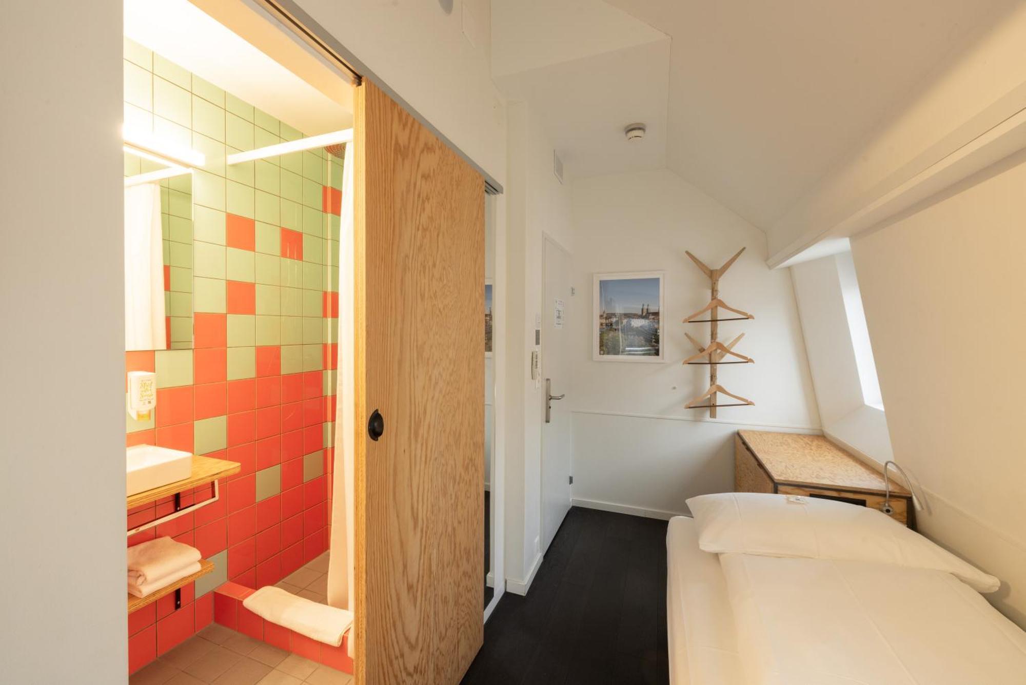 Fred Hauptbahnhof - Mobile Check-in Guest house Zurich