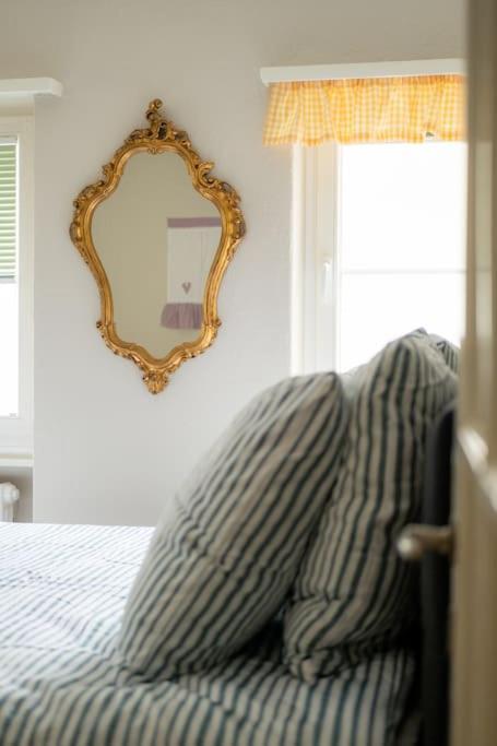Im Herzen Der Zuercher Altstadt Apartment