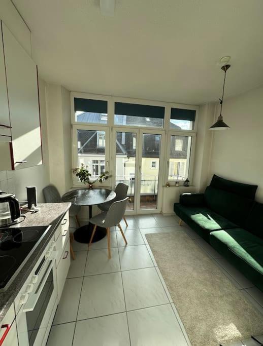 Cozy With Rooftop Zurich