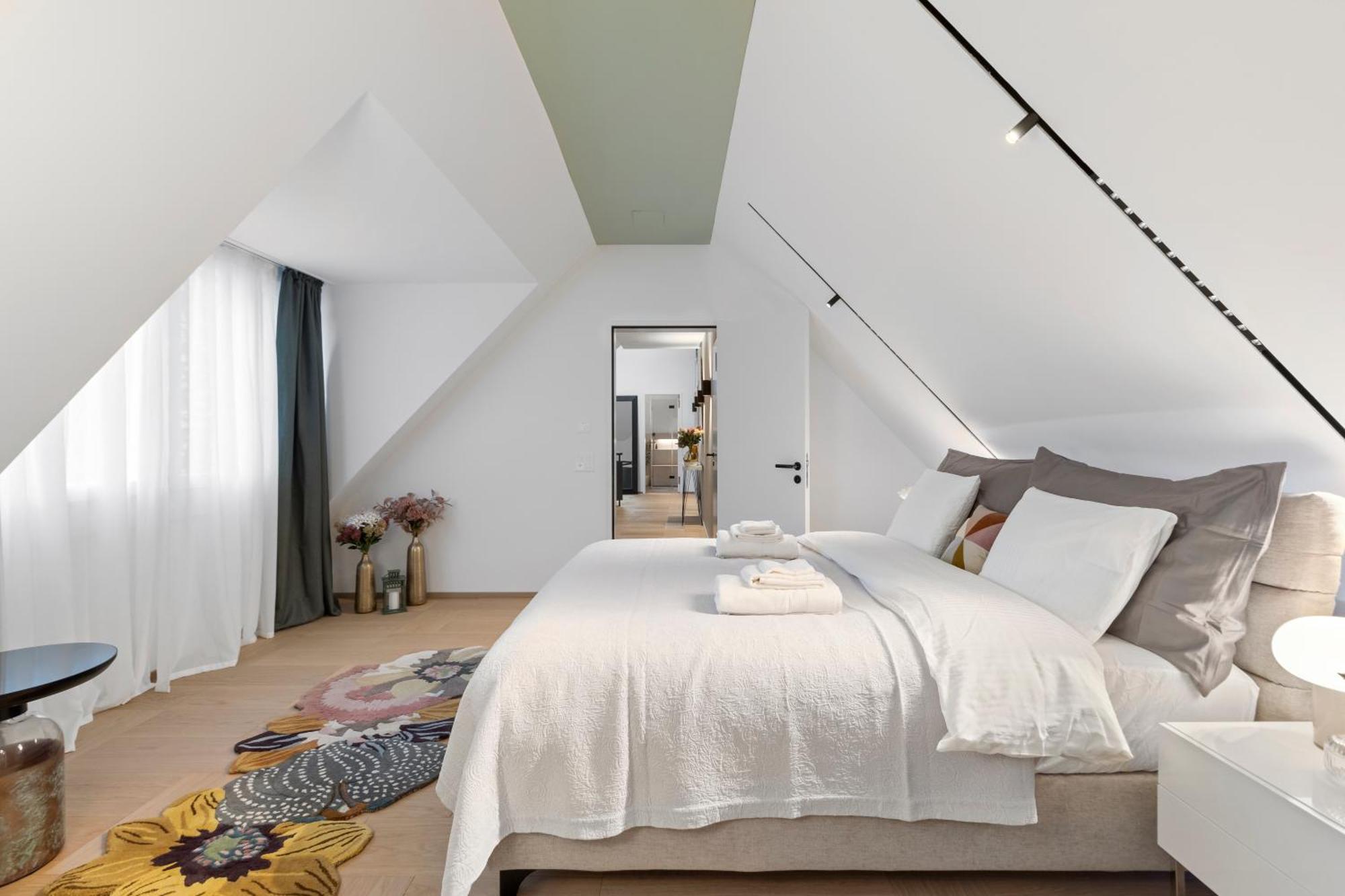 Boutique I Lux I Rooftop Terrace I Free Parking I Bahnhofstrasse Zurich