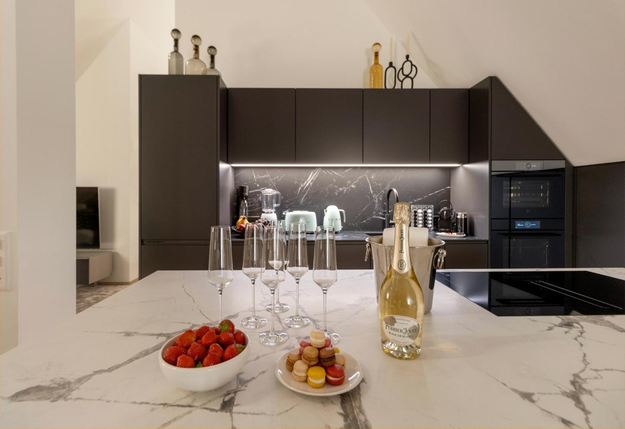 Boutique I Lux I Rooftop Terrace I Free Parking I Bahnhofstrasse Zurich