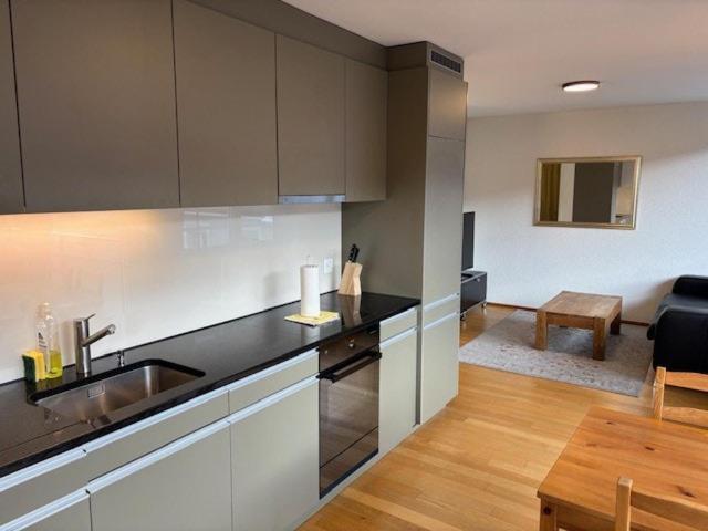Cozy 1br In Popular Kreis 3 - West 11 * Zurich