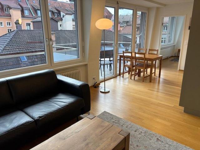 Cozy 1br In Popular Kreis 3 - West 11 * Zurich
