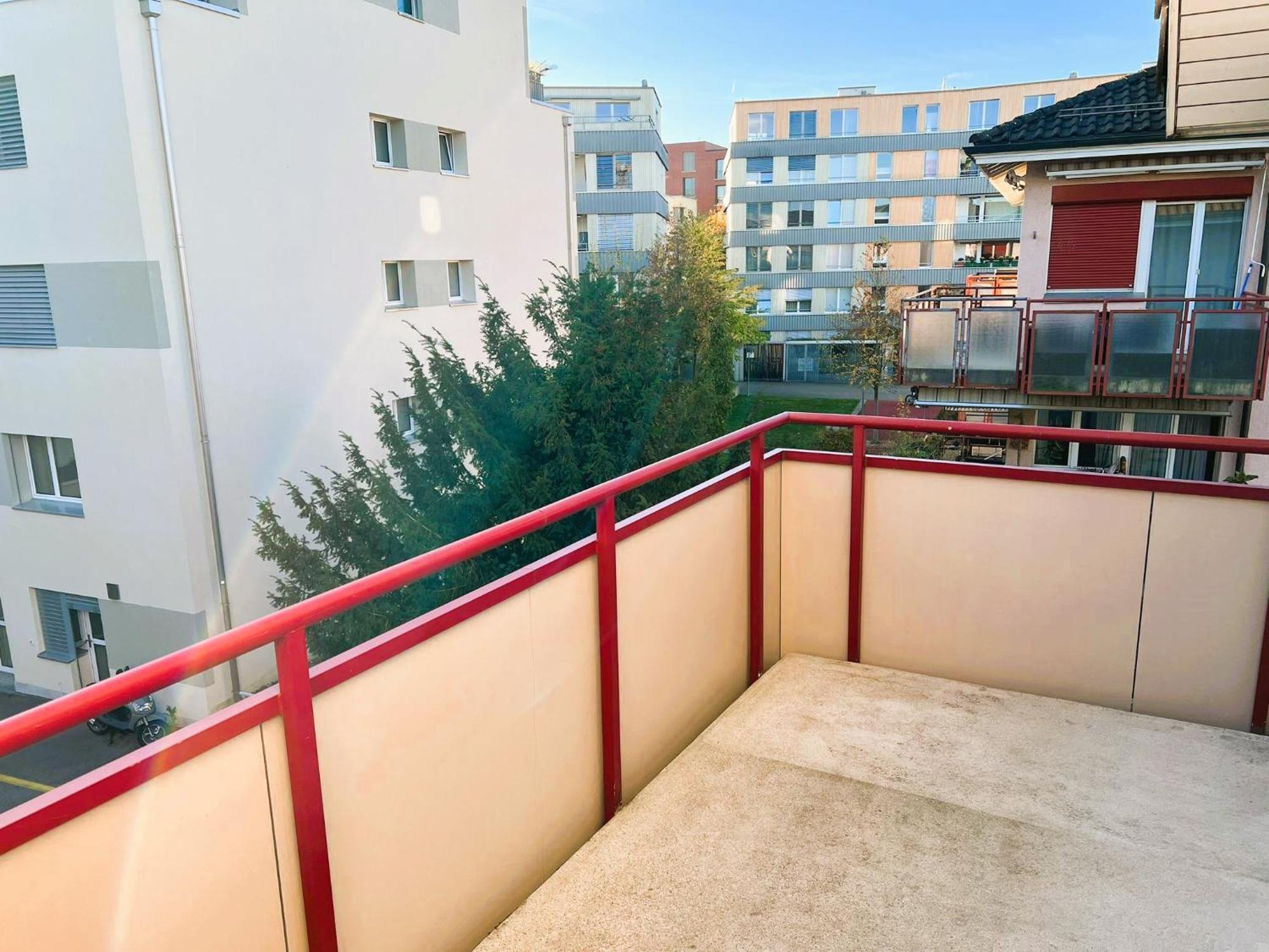 3 Center With Balcony Alt 155 & Kars * Zurich