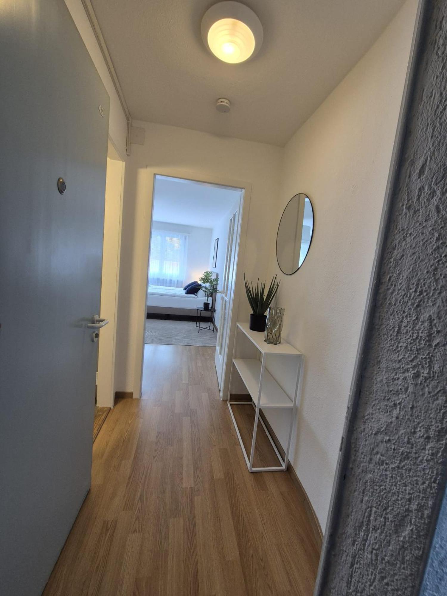 - Crown 32 Zurich