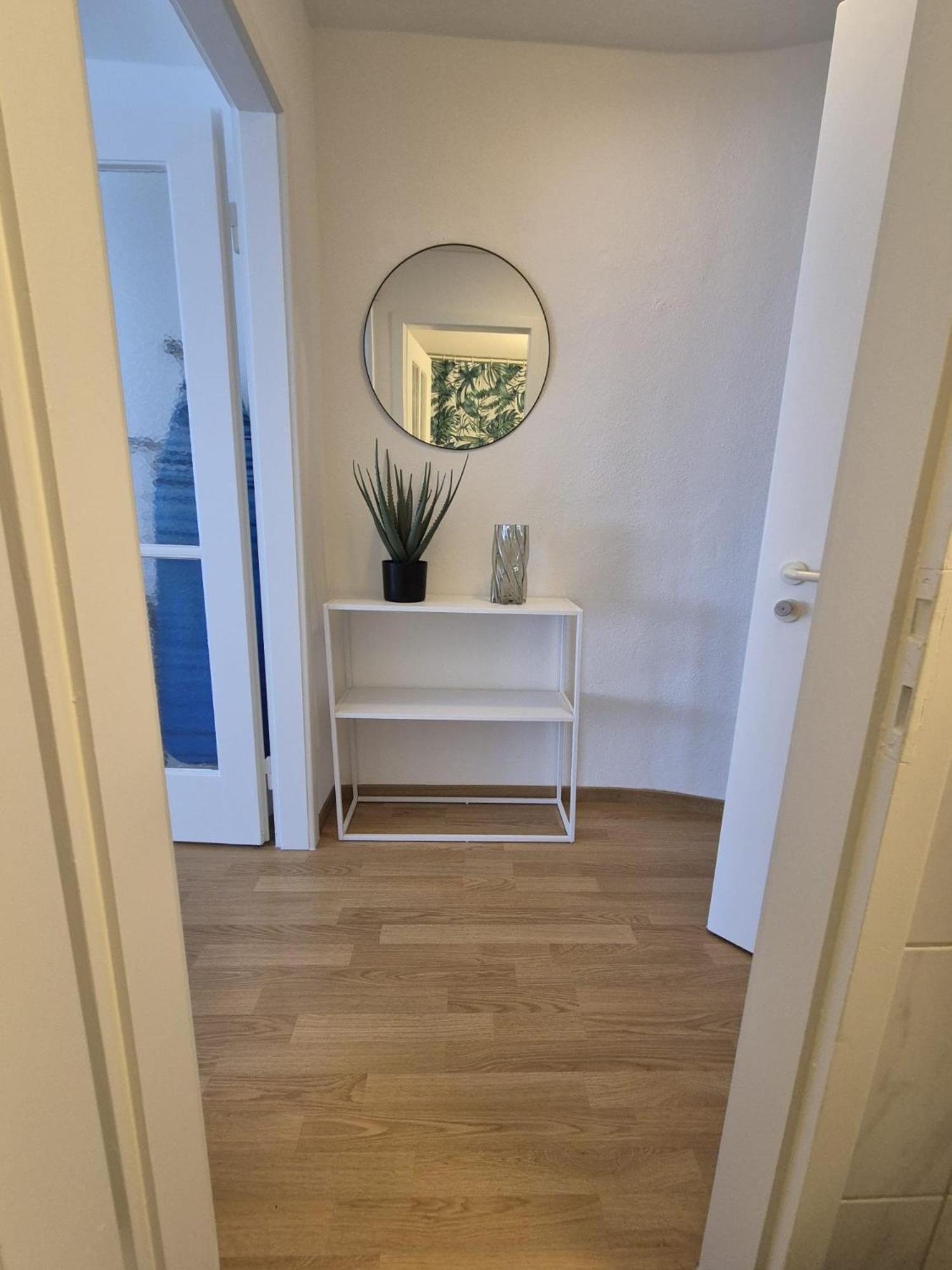 - Crown 32 Apartment