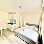Urban Oasis With Queen Bed And View Be-14