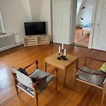 Charmante Altbauwohnung An Zentraler Lage