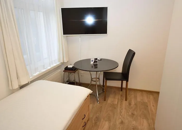 Cozy Studio Near Main Station - Color 2
