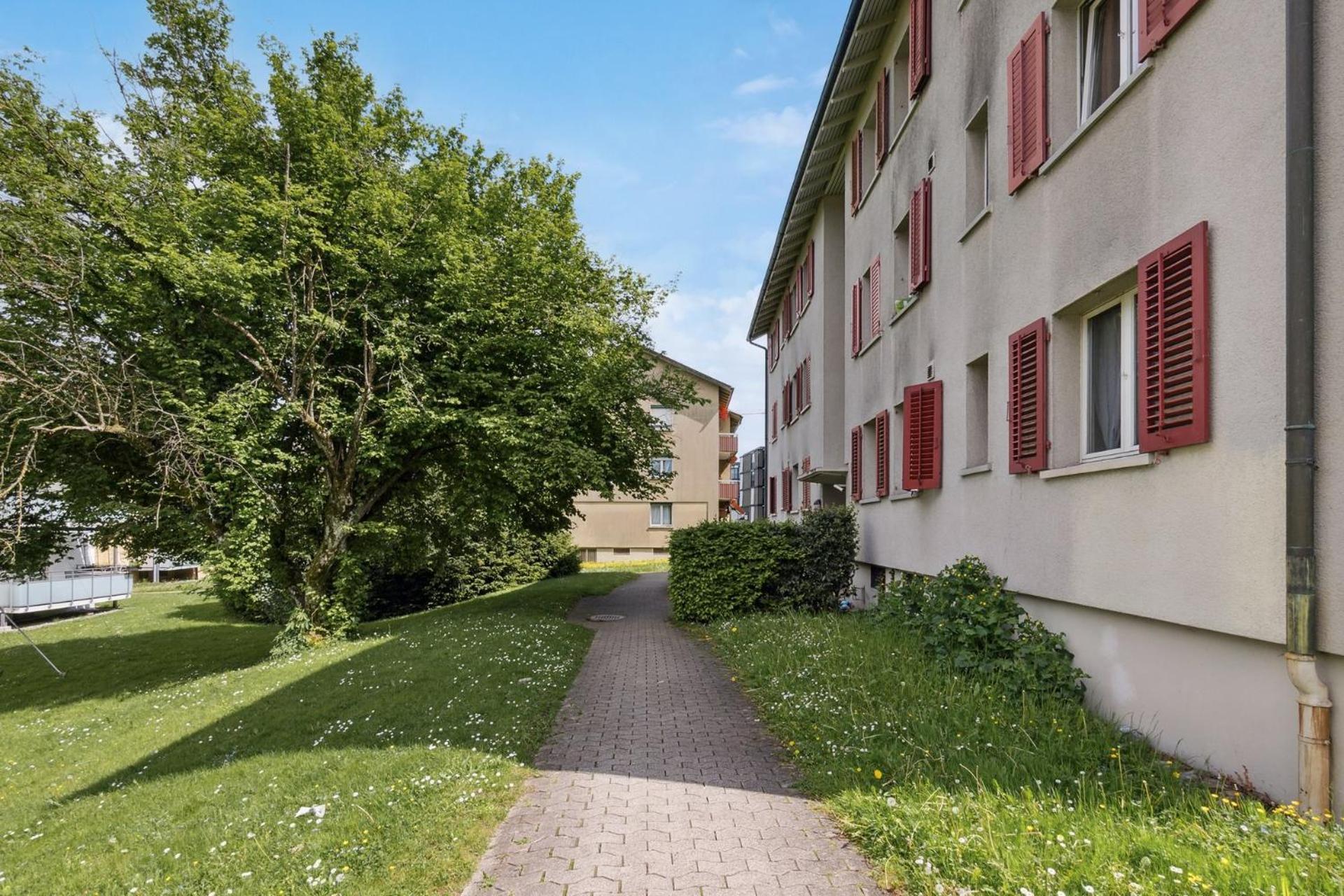 Altwiesenstrasse 144 *