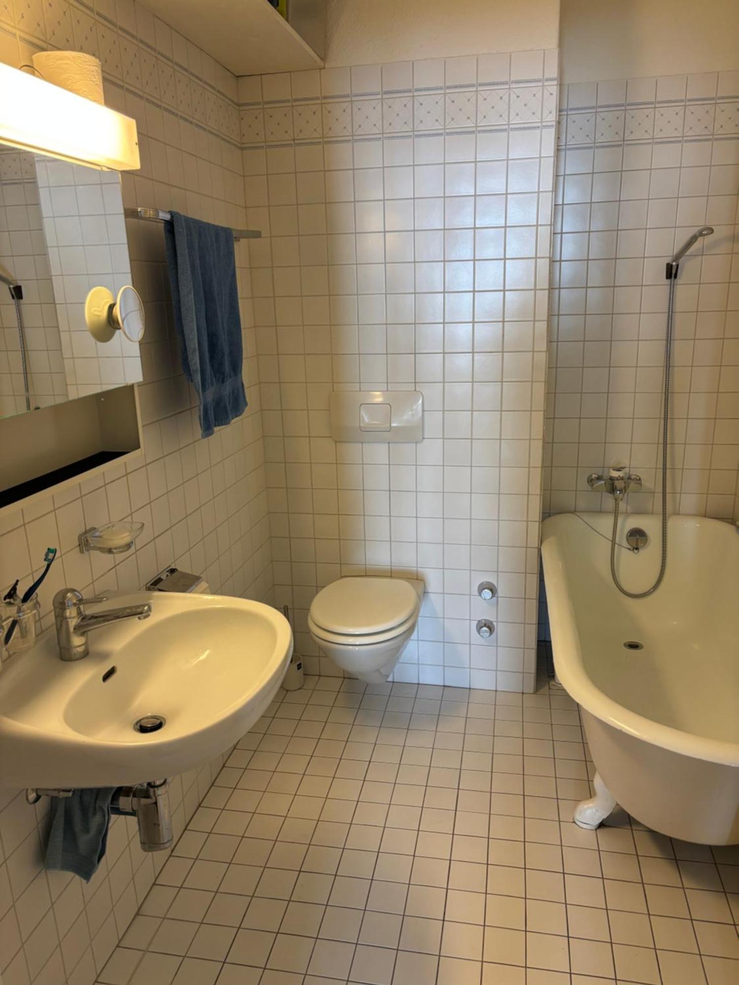 Charmante Altbauwohnung An Zentraler Lage