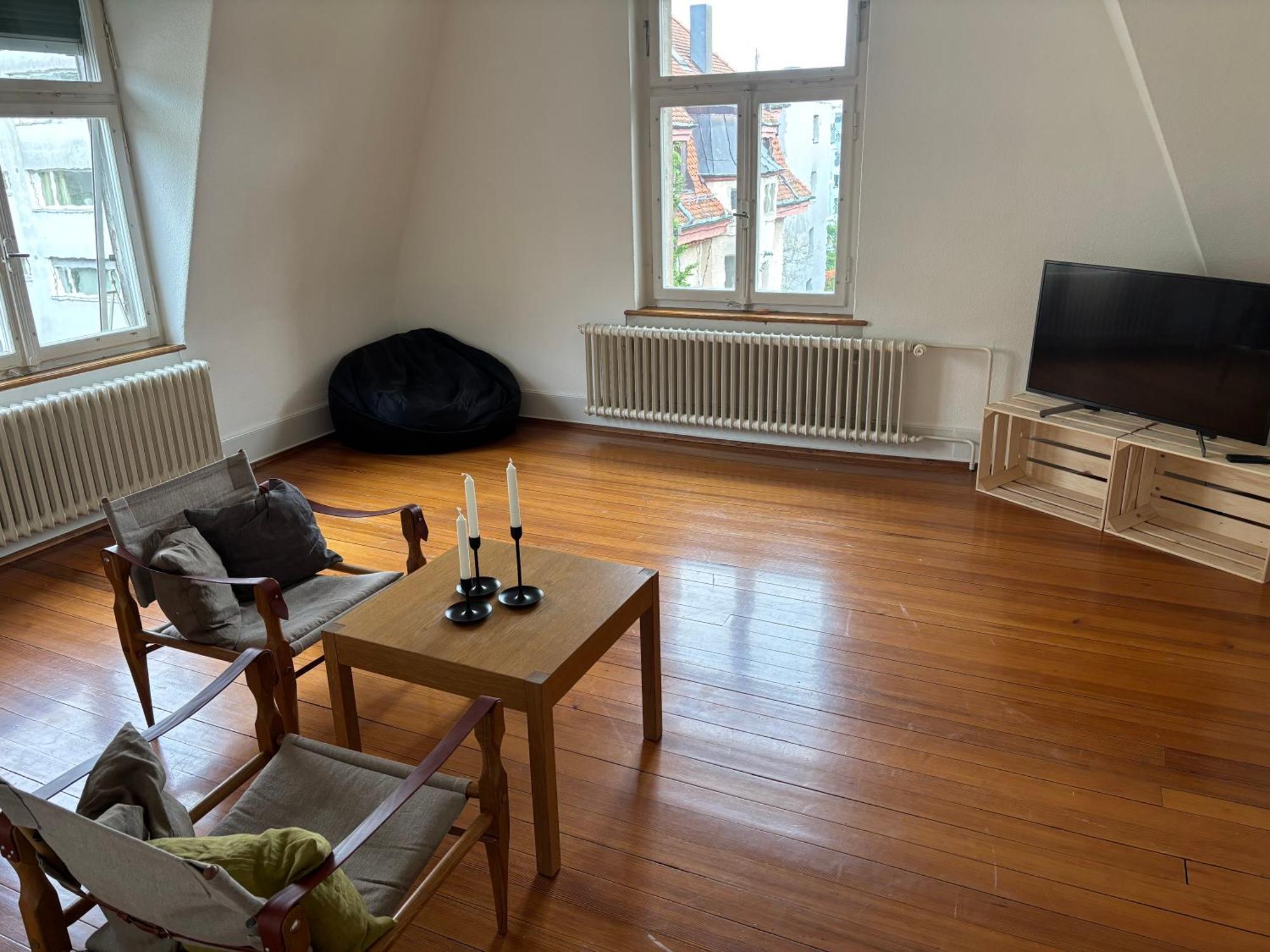 Charmante Altbauwohnung An Zentraler Lage
