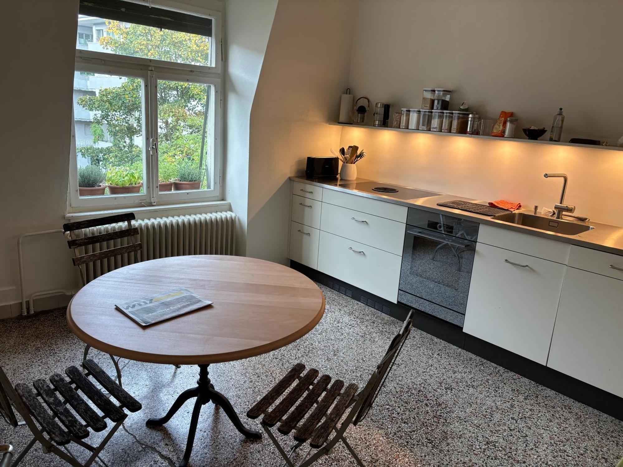 Homestay Charmante Altbauwohnung An Zentraler Lage Zurich