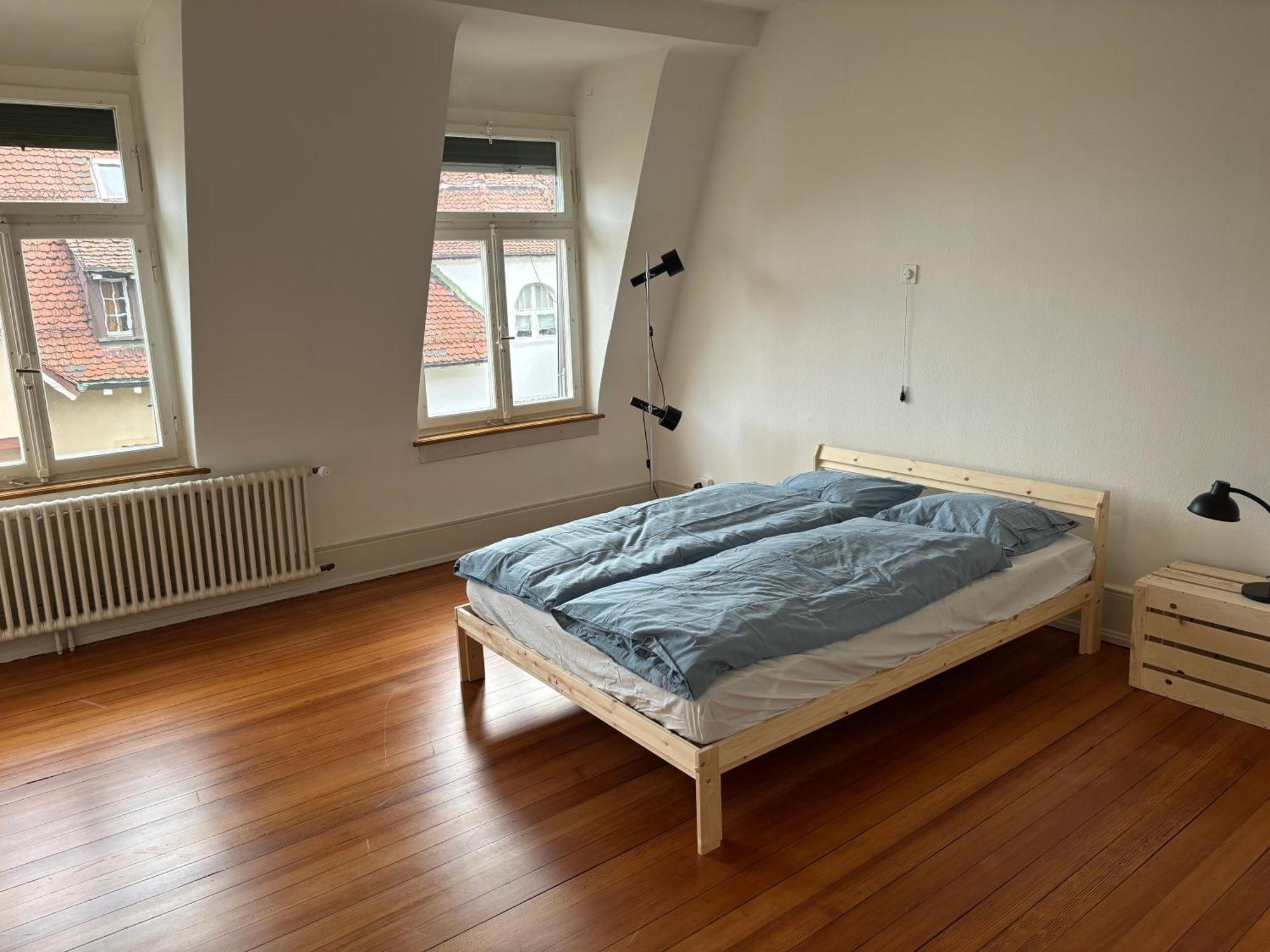 Charmante Altbauwohnung An Zentraler Lage *