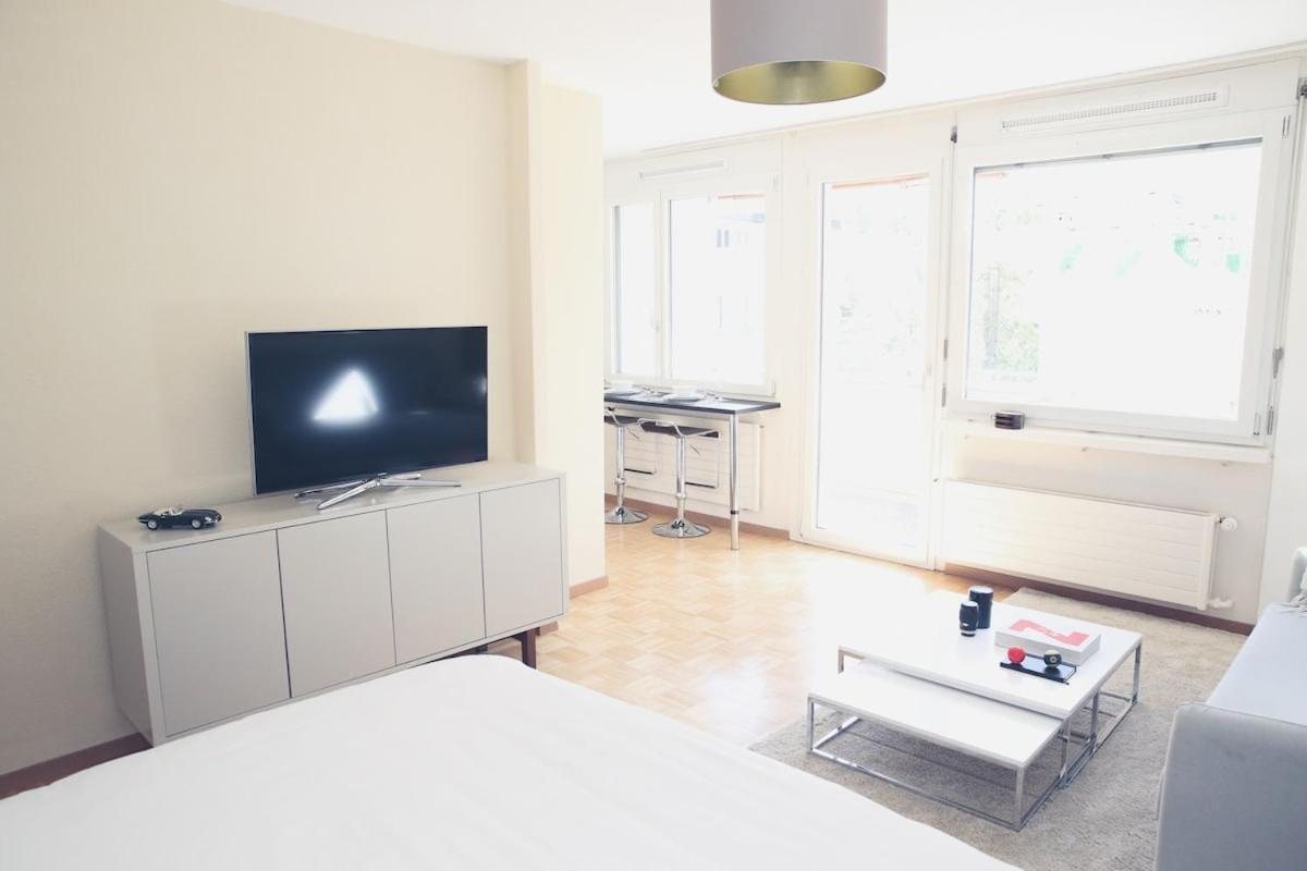 Terrific In The Centre - Art 2 Apartment *