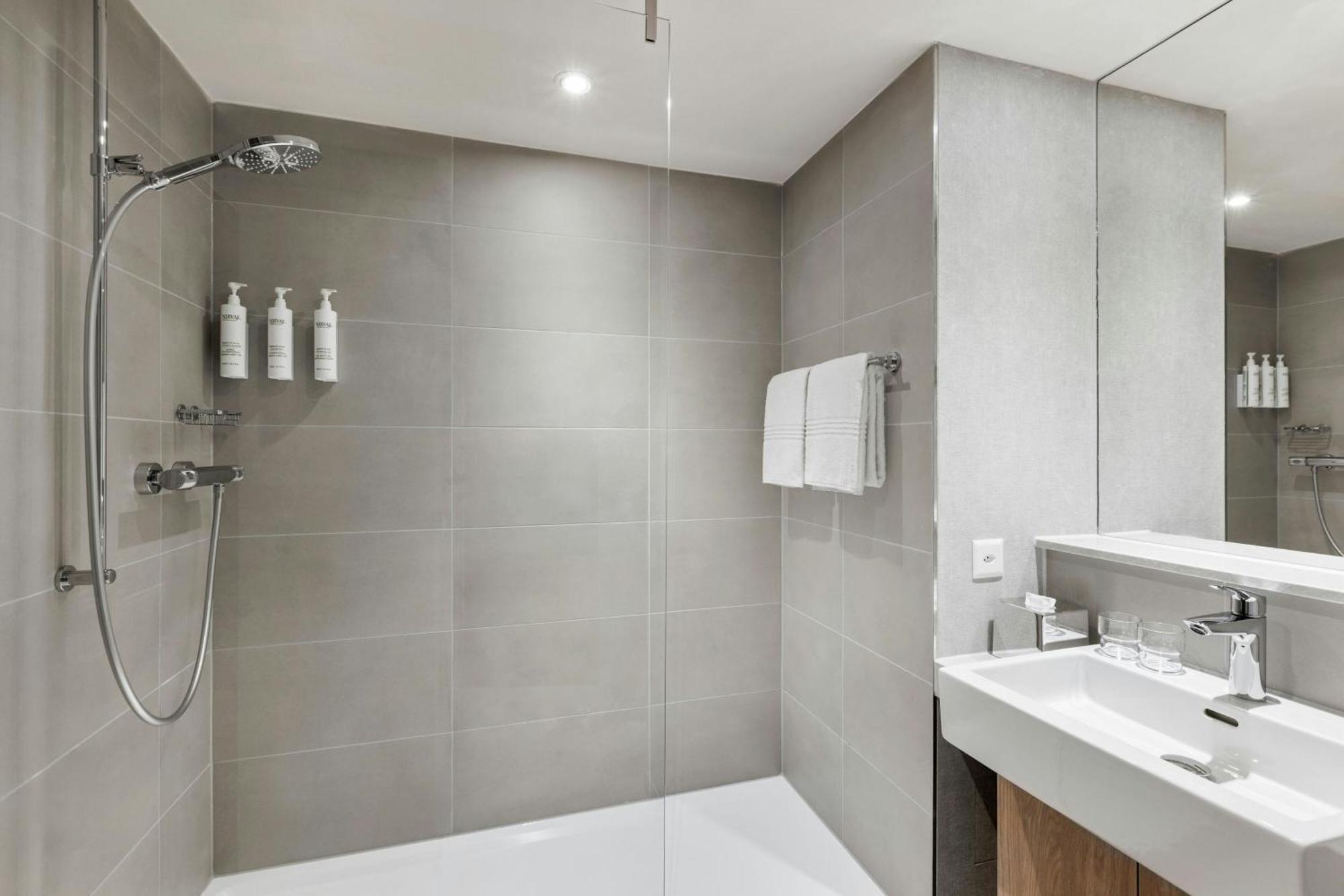 Courtyard By Marriott North Hotel Zurich